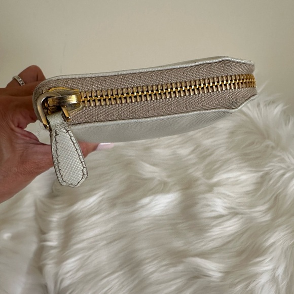 Auth Prada Wallet EUC - Picture 9 of 17